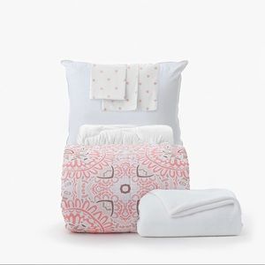 OCM 7-Piece College Dorm Bedding Bundle in Dina